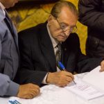 Lançamento do último livro escrito por Dr. Mário “Somos todos recuperandos” 
durante o VIII Congresso das APACs, em 2017